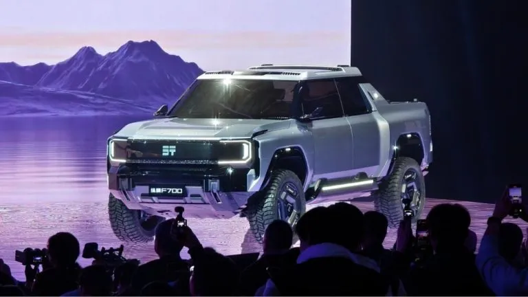 Chery aposta em picape híbrida plug-in para desafiar Hilux, Ranger e S10, unindo design moderno, potência e tecnologia avançada no Brasil e Oceania.