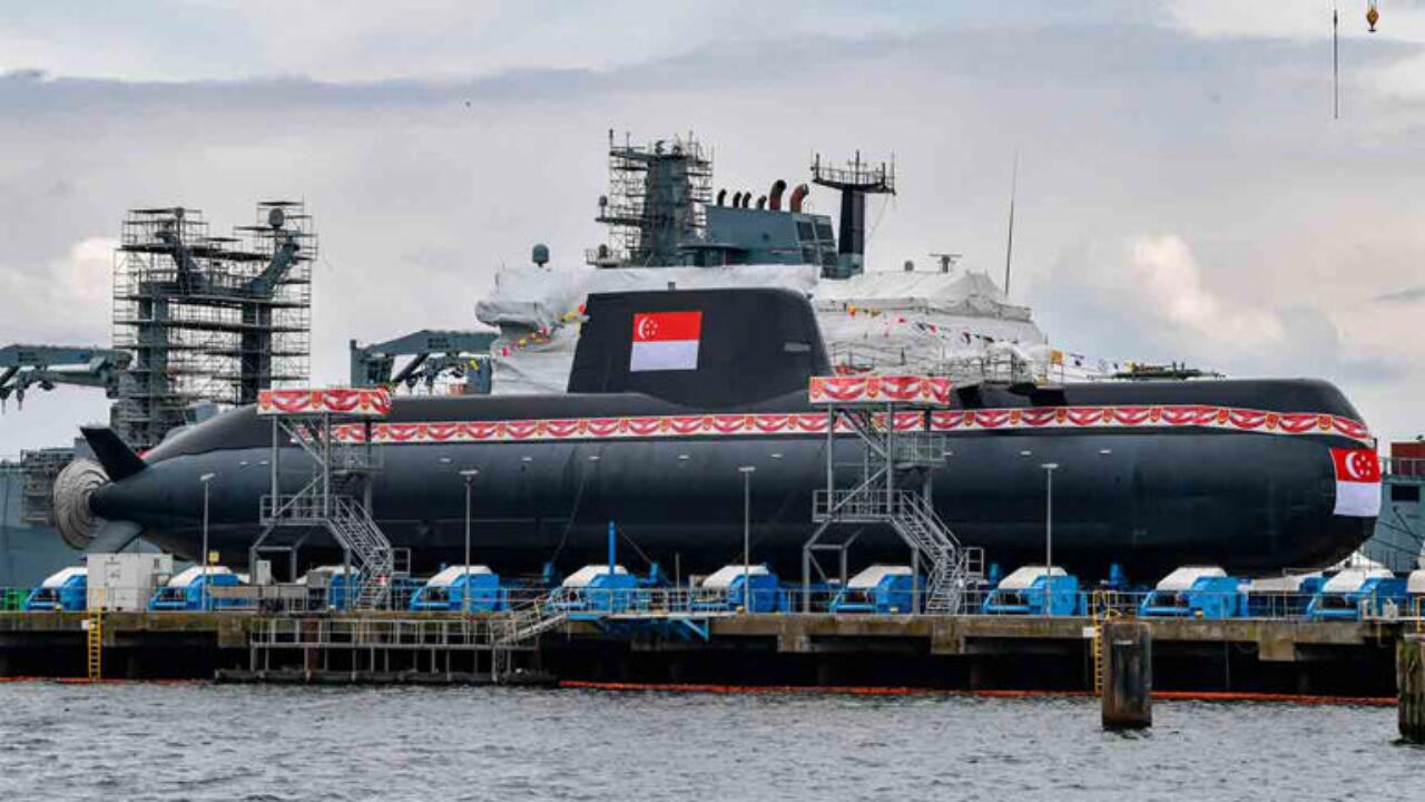 Novo acordo entre Singapura e Thyssenkrupp prevê expansão da frota de submarinos Type 218SG com tecnologia e foco em defesa marítima estratégica.