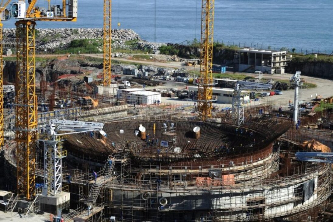 A Usina Nuclear de Angra 3 é uma obra de R$ 20 bilhões que está parada há 40 anos e nunca gerou 1 watt de energia
