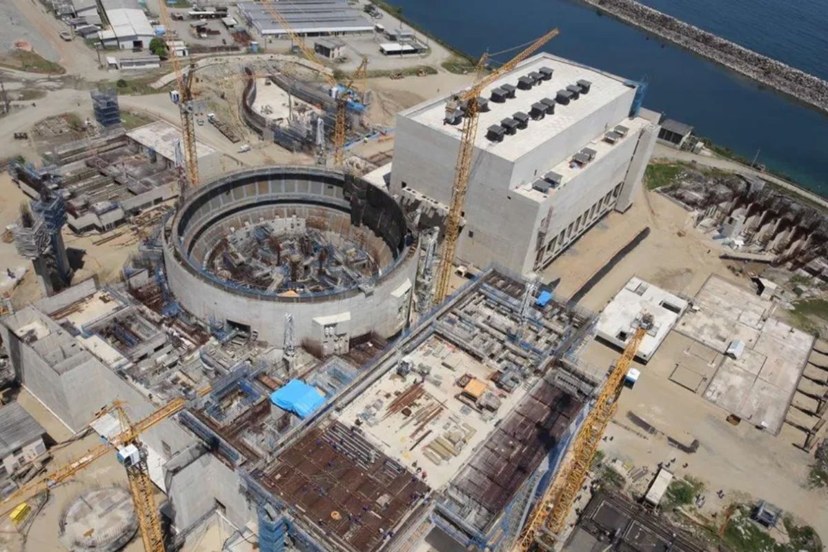 O elefante branco de R$ 40 bilhões: A história da Usina Nuclear de Angra 3, parada há 40 anos
