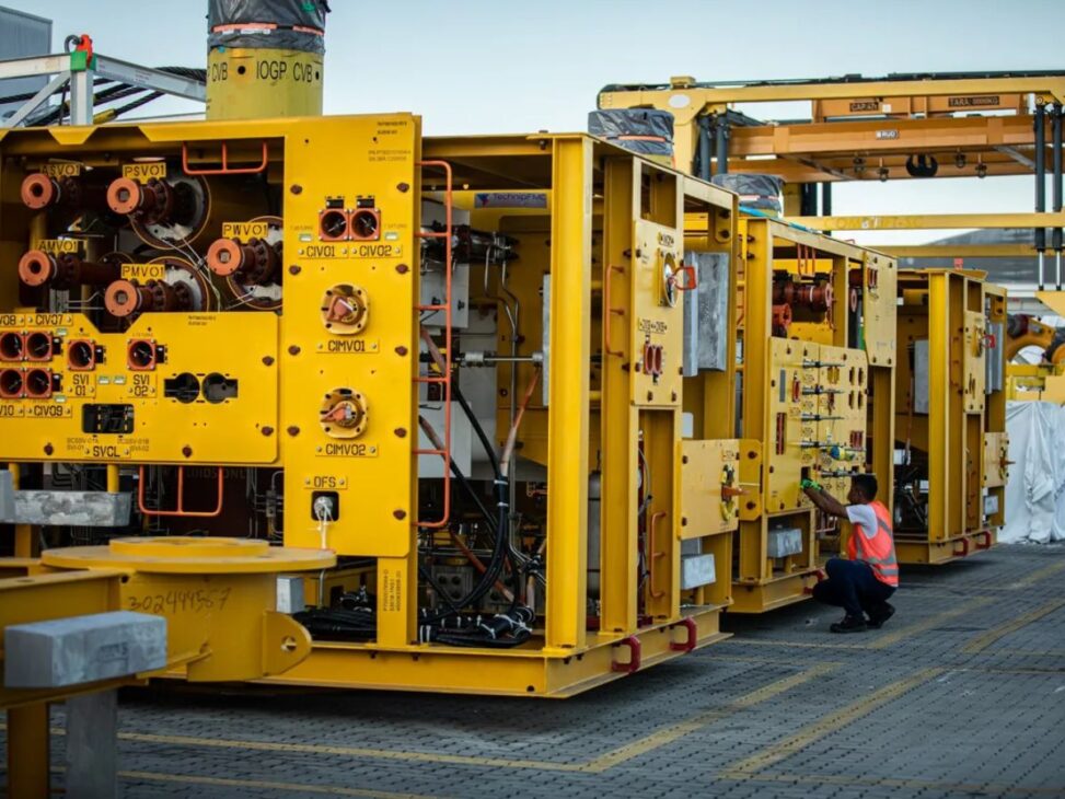 A árvore de natal de 80 toneladas que fica no fundo do mar, uma válvula gigante que controla a pressão de um poço do pré-sal e custa milhões de dólares