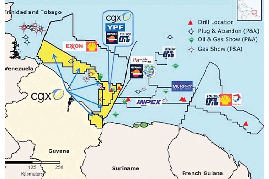 A Guiana, uma pequena nação na costa nordeste da América do Sul, tornou-se o centro das atenções no cenário energético global. A descoberta de 11 bilhões de barris de petróleo em suas águas, principalmente no Bloco Stabroek, está transformando a economia do país em um ritmo sem precedentes. Liderada pela gigante americana ExxonMobil, a exploração transformou a Guiana no país com o maior crescimento do mundo.