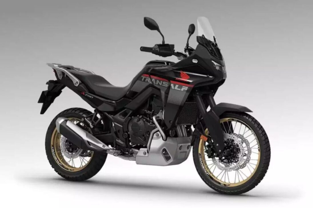 A nova Honda XL750 Transalp, com seu motor de 92 cv, que chega ao Brasil em 2025 para a briga das big trails