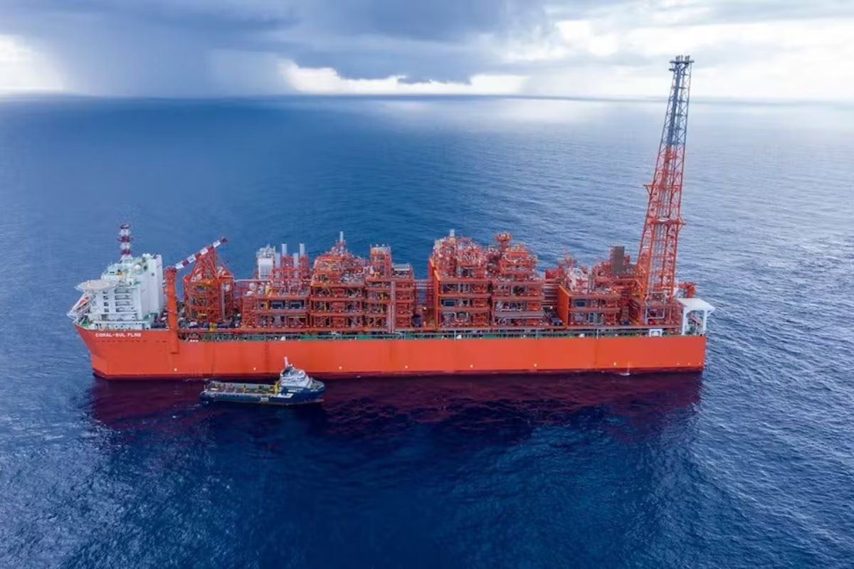 O navio-fábrica que transforma gás em líquido: conheça a plataforma FLNG