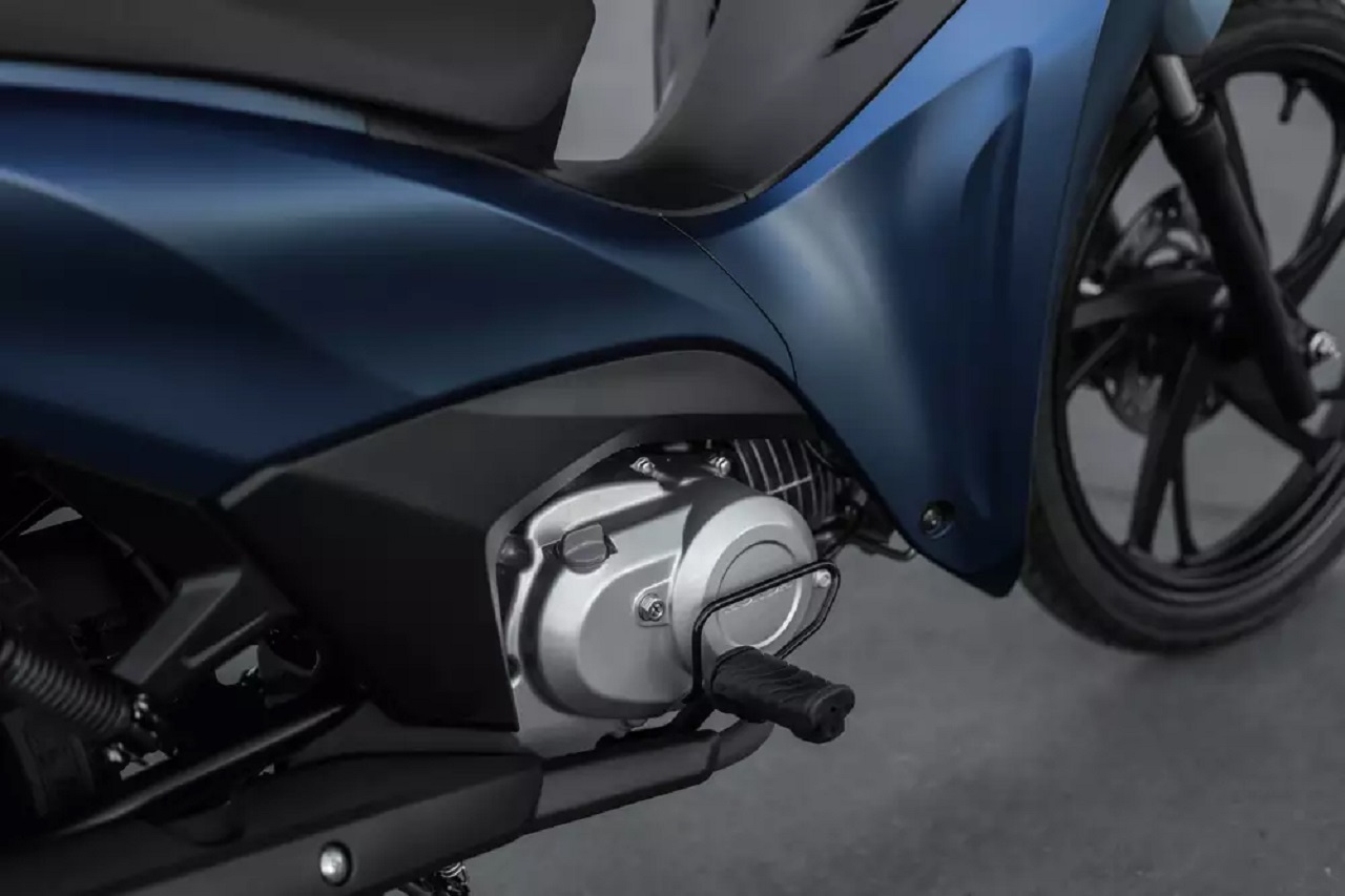 A motocicleta que superou a CG 125, a Bros e até a Pop: a mais vendida do Brasil faz 62 km/l e ainda é a favorita dos entregadores em 2025