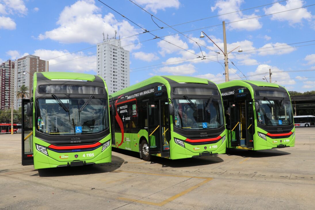 Esse é o ônibus elétrico brasileiro com 250km de autonomia com 15 metros de comprimentos