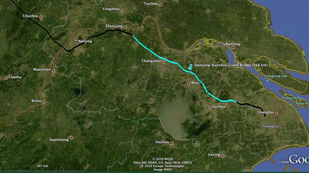 A ponte mais longa do mundo une tecnologia e economia, supera distâncias brasileiras e gera milhares de empregos em obra monumental na China.