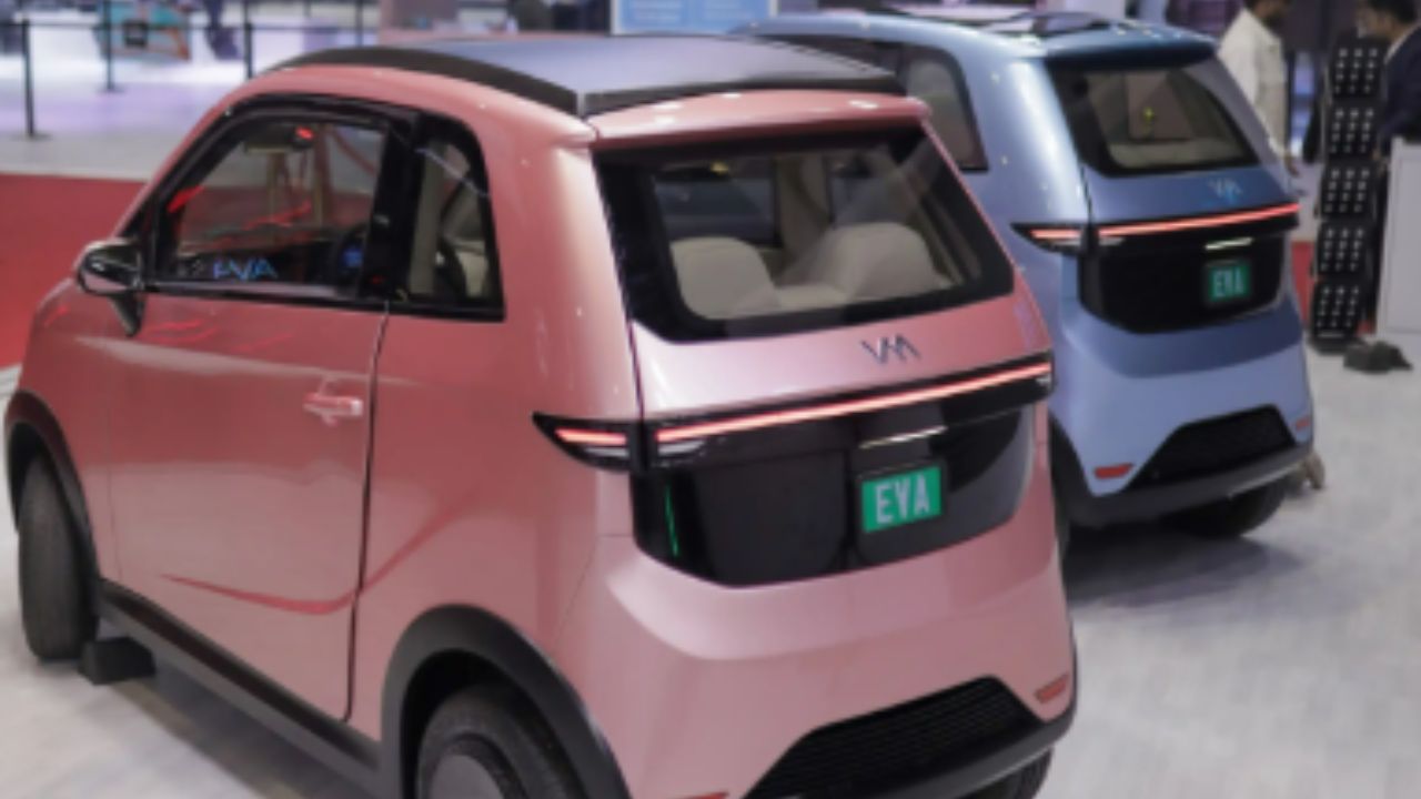 O Vayve Eva oferece até 250 km de autonomia com sua bateria, que é complementada por uma recarga solar capaz de adicionar de 10 a 12 km por dia. Imagem: Vayve Mobility