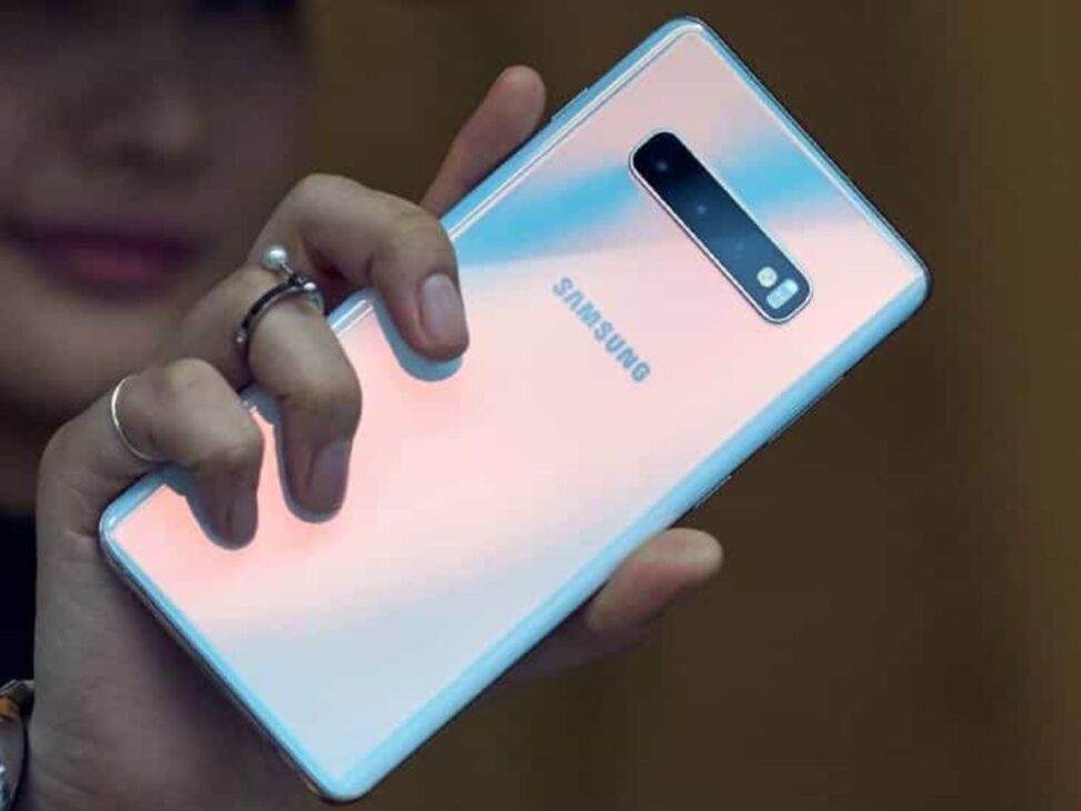 O que acontece se você digitar #0# no seu celular Samsung? O menu secreto de diagnóstico que revela tudo sobre seu aparelho