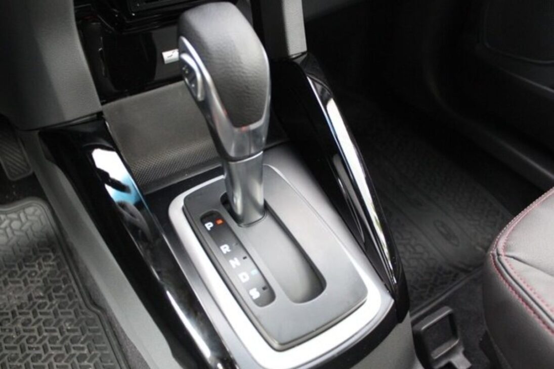 A má fama se espalhou e impactou diretamente o mercado de usados. Hoje, comprar um dos carros equipados com polêmico câmbio Powershift exige um nível de cautela e conhecimento muito acima do normal. Este guia detalha quais são os modelos, os problemas mais comuns e o que você precisa saber para não transformar o sonho do carro seminovo em um pesadelo mecânico.