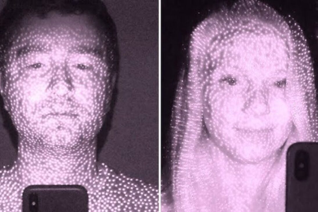 A luz que pisca não vem da câmera fotográfica, mas sim do sistema de câmera TrueDepth, introduzido pela primeira vez com o iPhone X. Este sistema é o responsável pela tecnologia do Face ID e usa um conjunto de sensores que emitem luz infravermelha (IR).