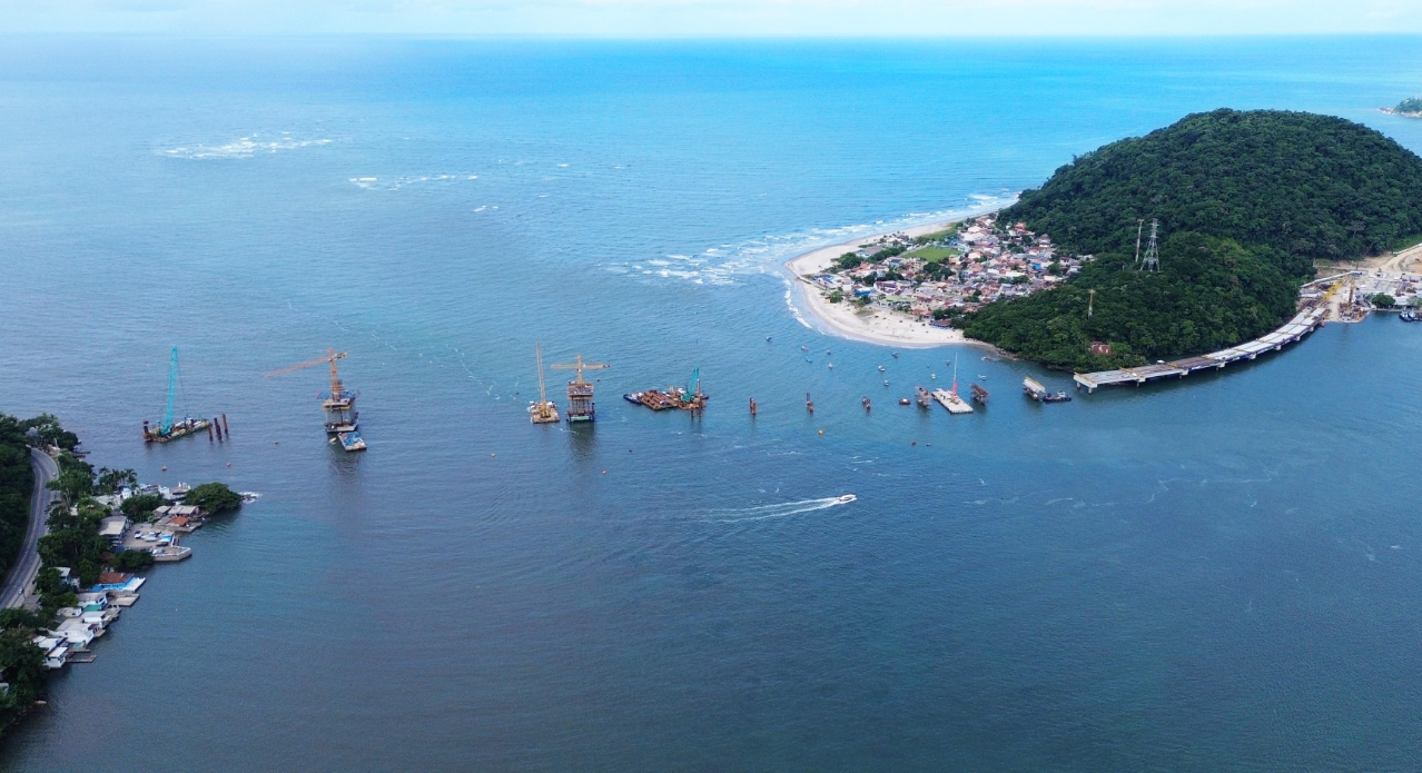 Ponte de Guaratuba avança com 60% concluída, gera 600 empregos e promete revolucionar turismo e mobilidade no litoral do Paraná até 2026.. (Imagem: Consórcio Supervisor Ponte de Guaratuba)