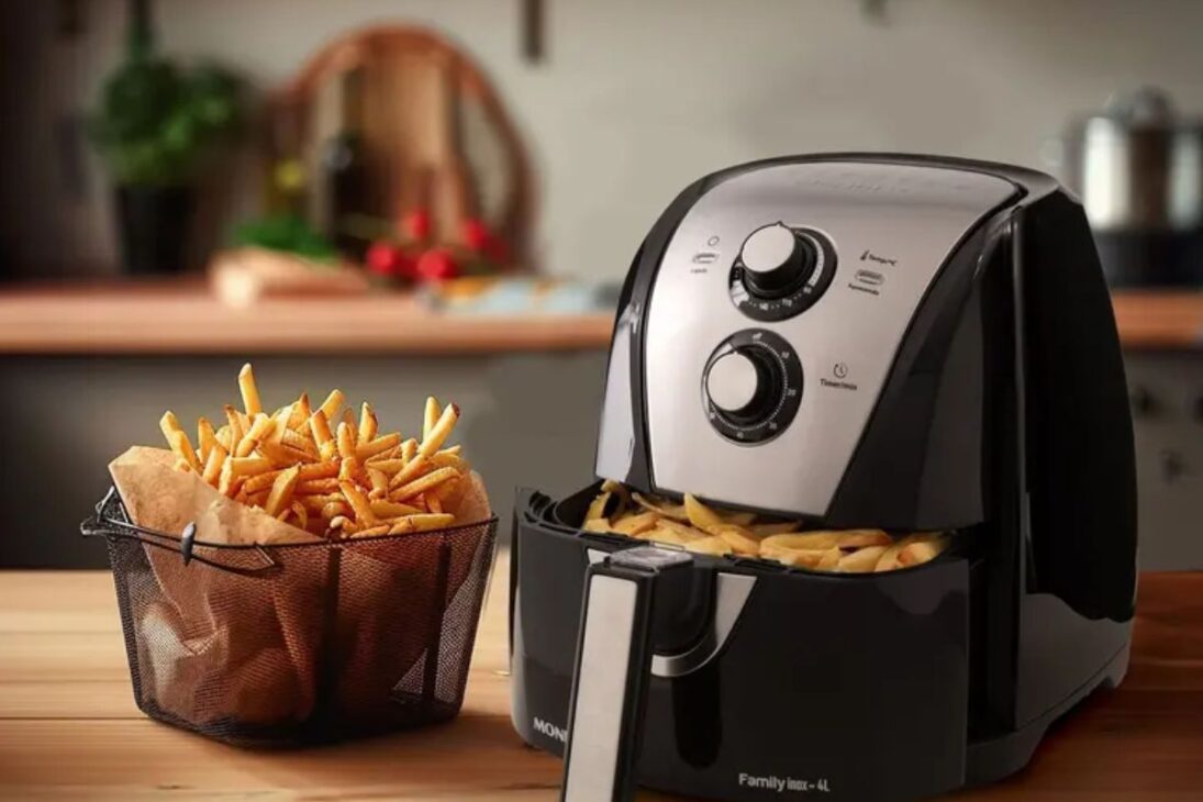 A Air Fryer Mondial Family tem 4 litros de capacidade, 1500W de potência e é a mais vendida do Brasil