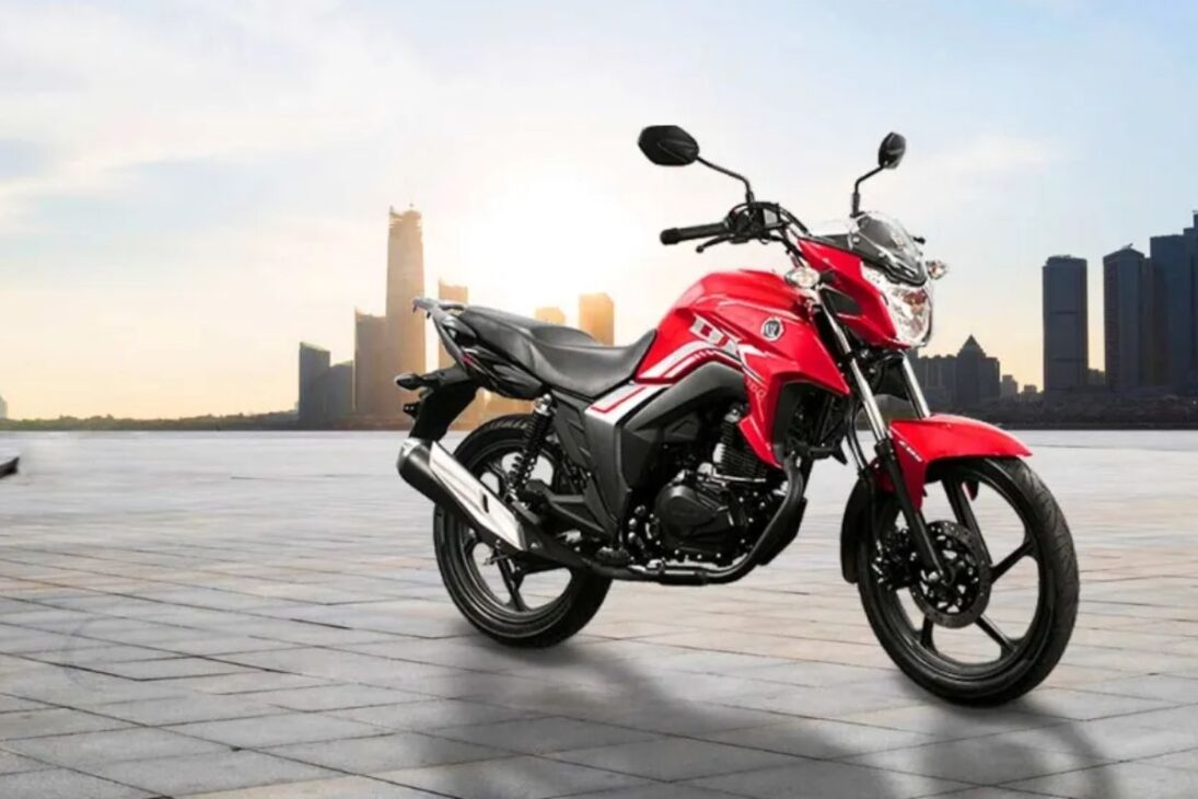 A Haojue DK 160 2025 faz até 45 km/l, com motor de 162cc e 15 cavalos, e atinge a velocidade máxima de 127 km/h