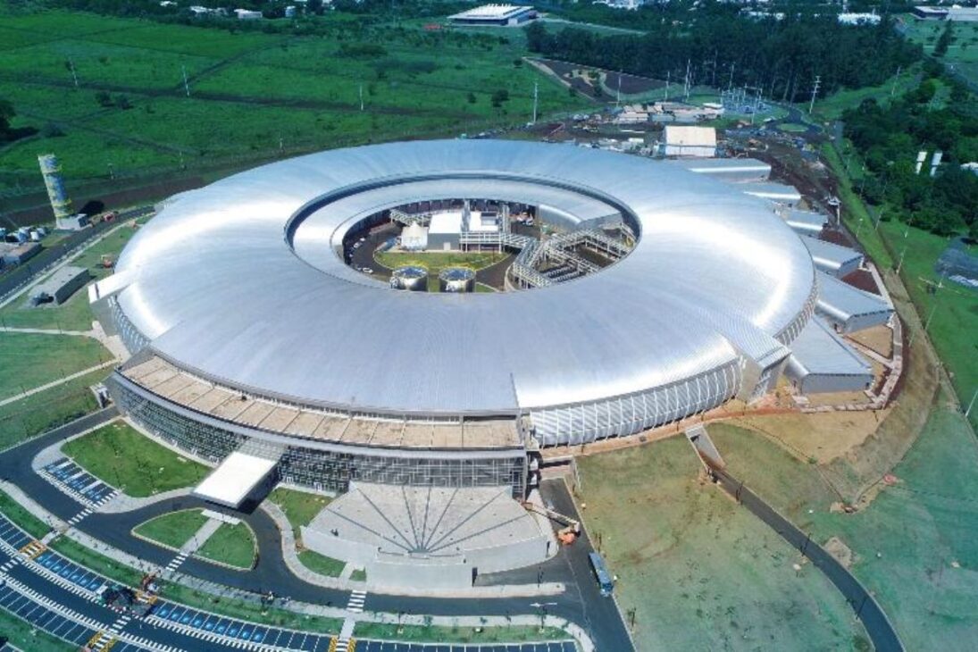 A máquina brasileira de R$ 1,8 bilhão que enxerga o átomo: como o Sirius está mudando a ciência nacional em 2025