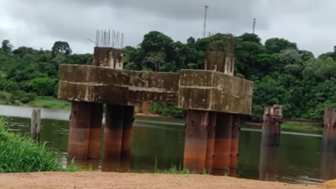 Após 20 anos, a ponte na Amazônia brasileira que promete conectar o último estado isolado sairá de fato do papel?