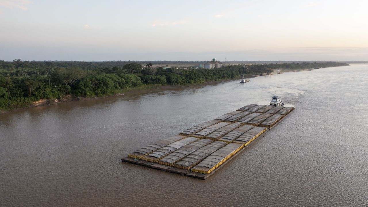 BNDES aprova R$ 345 milhões para embarcações sustentáveis da Hermasa com recursos do Fundo da Marinha Mercante. Projeto vai reduzir até 88% das emissões de CO2 e gerar 355 empregos no Norte.