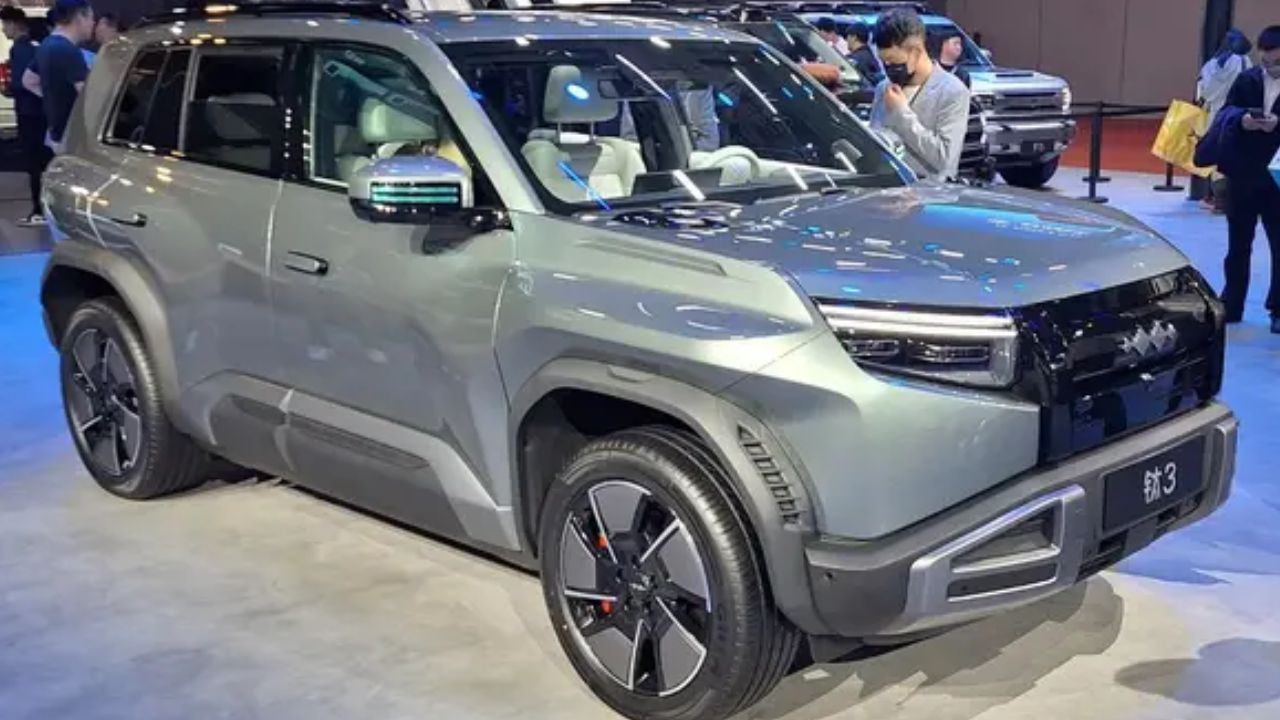 SUV da BYD traz drone embutido, 680cv, autonomia de 1.200 km. Conheça o Fangchengbao TAI 3 2025, o carro que une mobilidade terrestre e aérea!