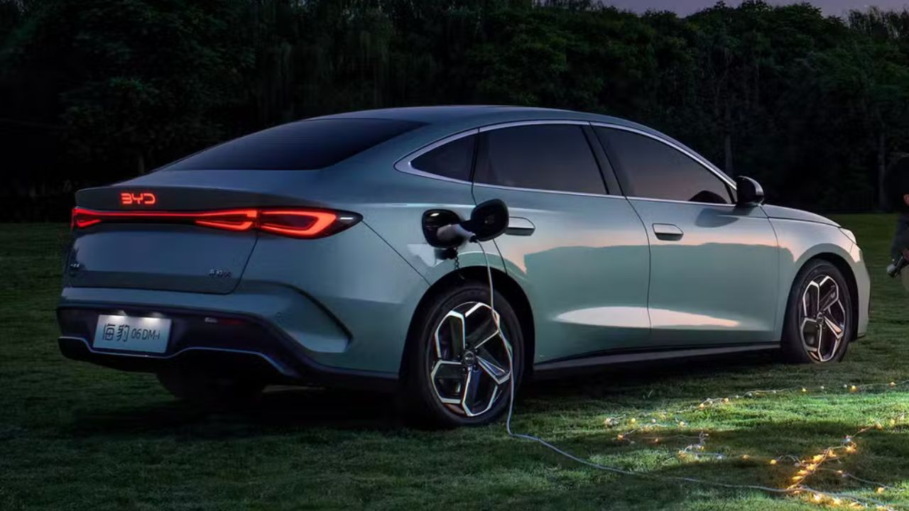 BYD da China lança híbrido que roda 2.000 km com um único tanque