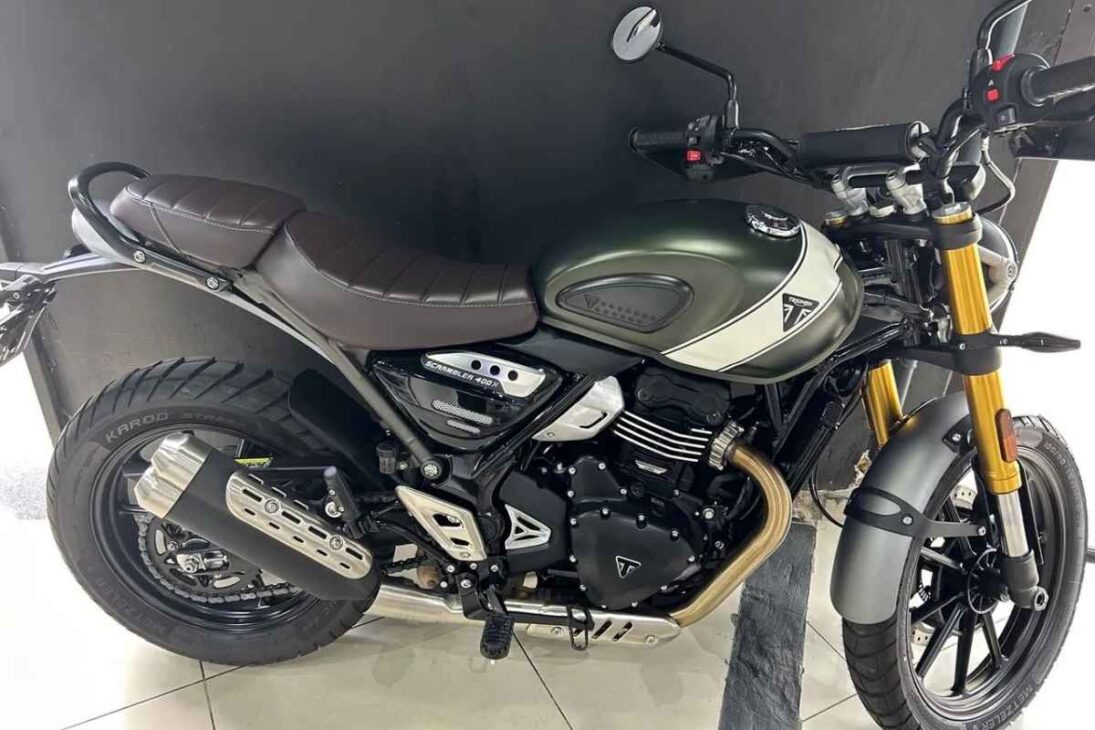 Com motor de 398cc e 40 cavalos, a nova Triumph Scrambler 400 X tem consumo de 30 km/l e velocidade máxima de 160 km/h
