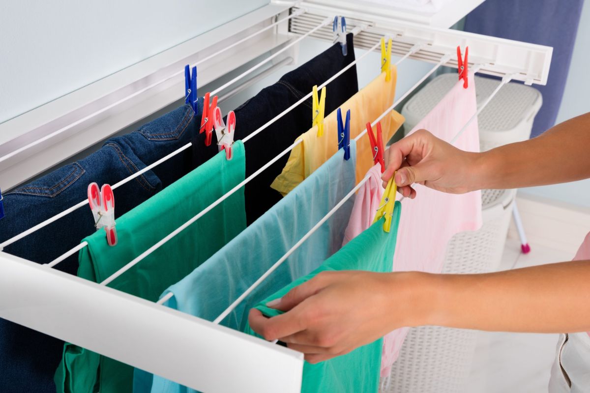 Roupas não secam? O guia definitivo para acelerar a secagem no frio e na chuva