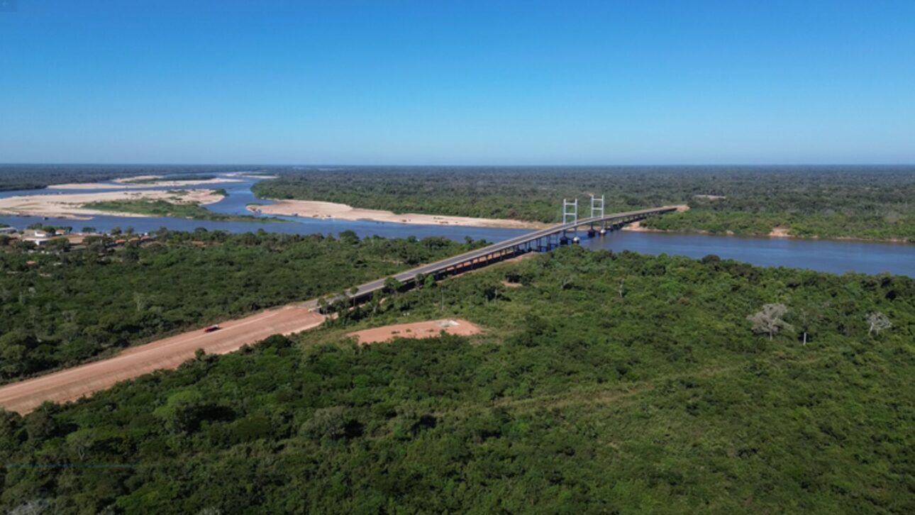 Obra da ponte Luís Alves promete revolucionar a logística e baratear o preço do alimento no Brasil, conectando Goiás e Mato Grosso.