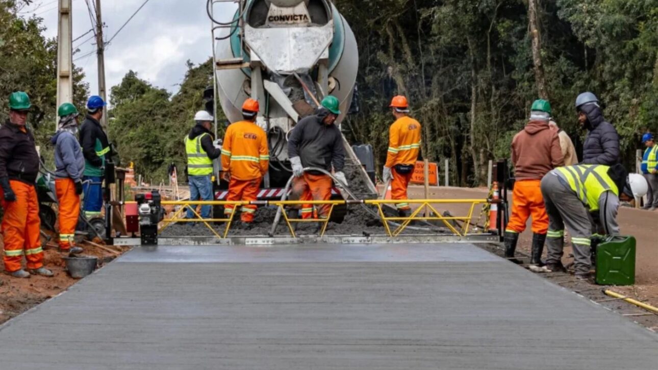 Paraná investe em 500 km de rodovia de concreto e R$ 3,1 bilhões, dobrando a vida útil das estradas e revolucionando a infraestrutura logística.
