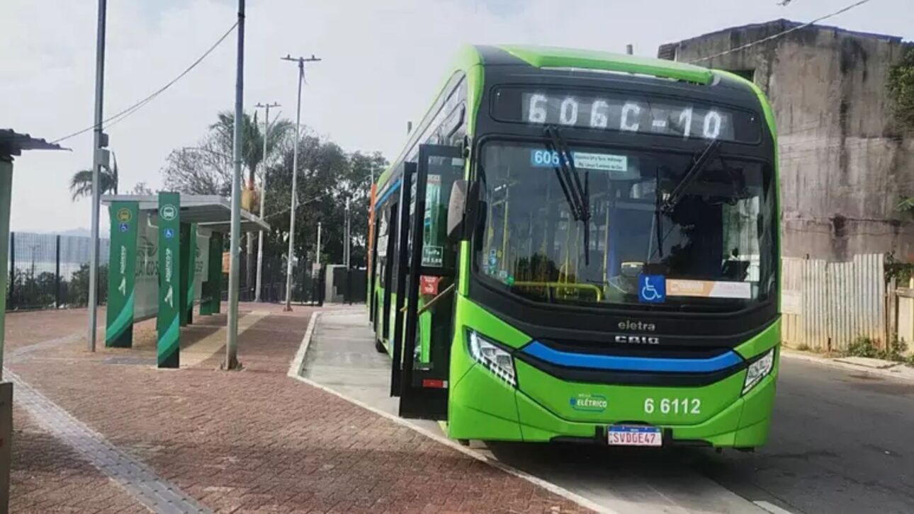 Descubra a menor rota de ônibus de SP, gratuita, elétrica e surpreendente, conectando moradores e mudando o cotidiano da zona sul da cidade. (Imagem: Marcos Zibordi/ Portal Terra)