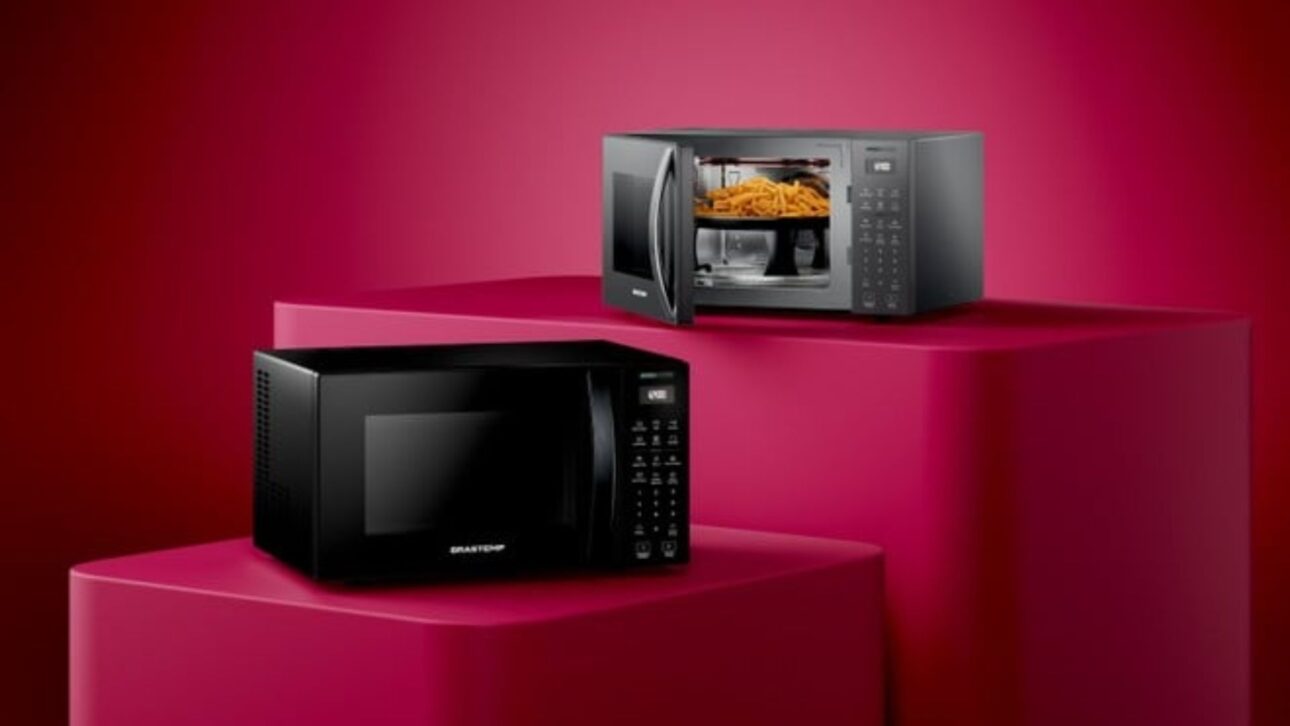 Brastemp lança fogão e micro-ondas com tecnologia Air Fryer embutida, preparo até 4x mais rápido e até 50 receitas prontas. Descubra as novidades.