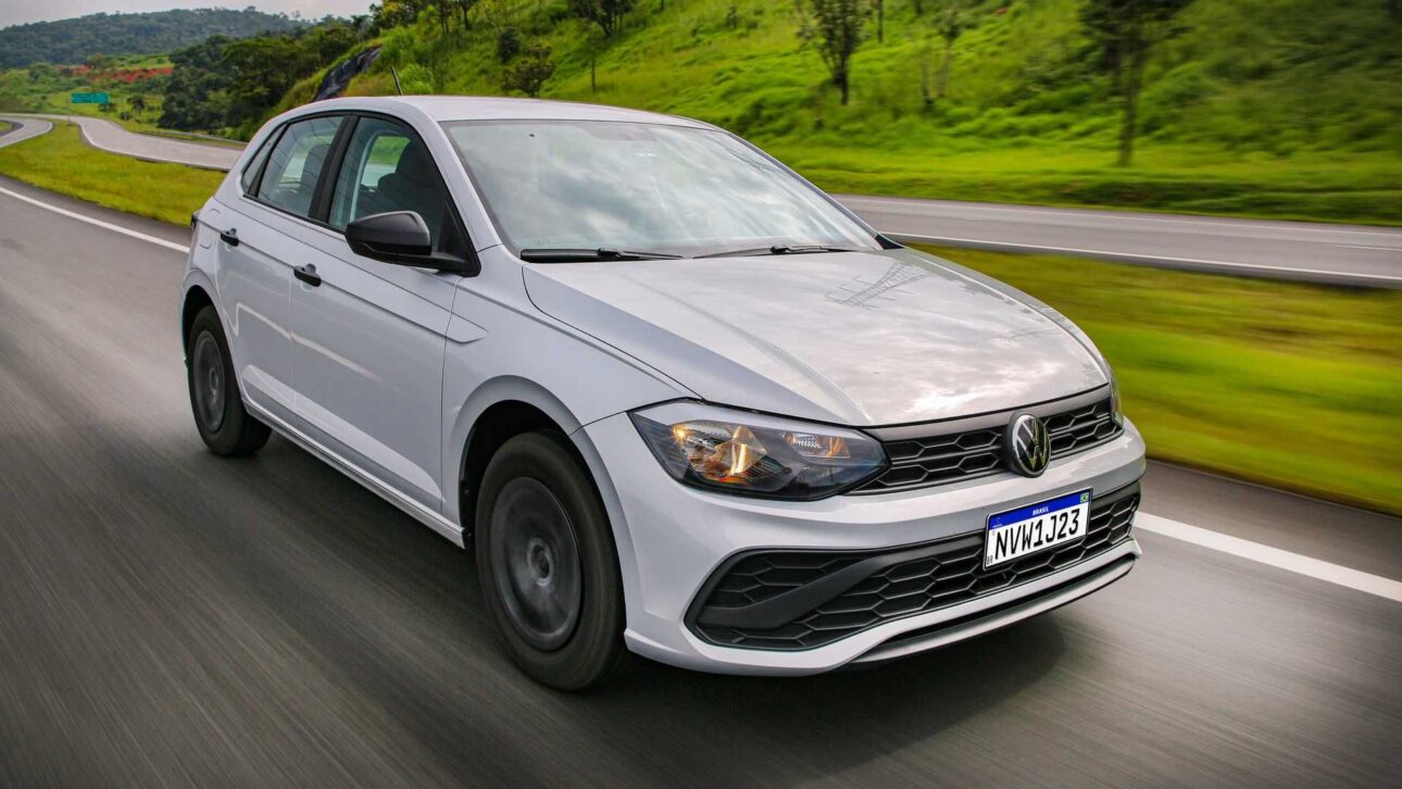 Volkswagen Polo Track é destaque entre os melhores carros para comprar com desconto do IPI em 2025. (Imagem: divulgação)