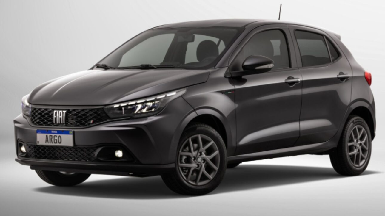 Fiat Argo Drive está na lista dos carros mais procurados com desconto do IPI em 2025. (Imagem: divulgação)