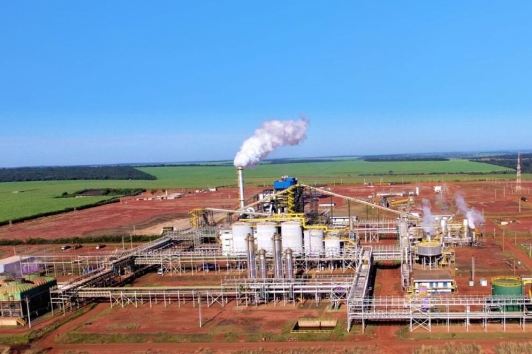 Líder em açúcar e etanol no Brasil usa 5G e IA para conectar 3.000 máquinas e aumentar produtividade em 15% no campo
