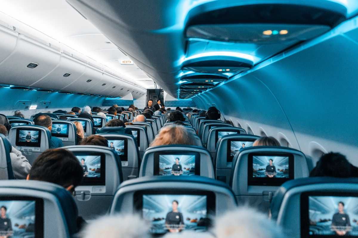 Quais os Piores Lugares no Avião e as Dicas para Fugir Deles