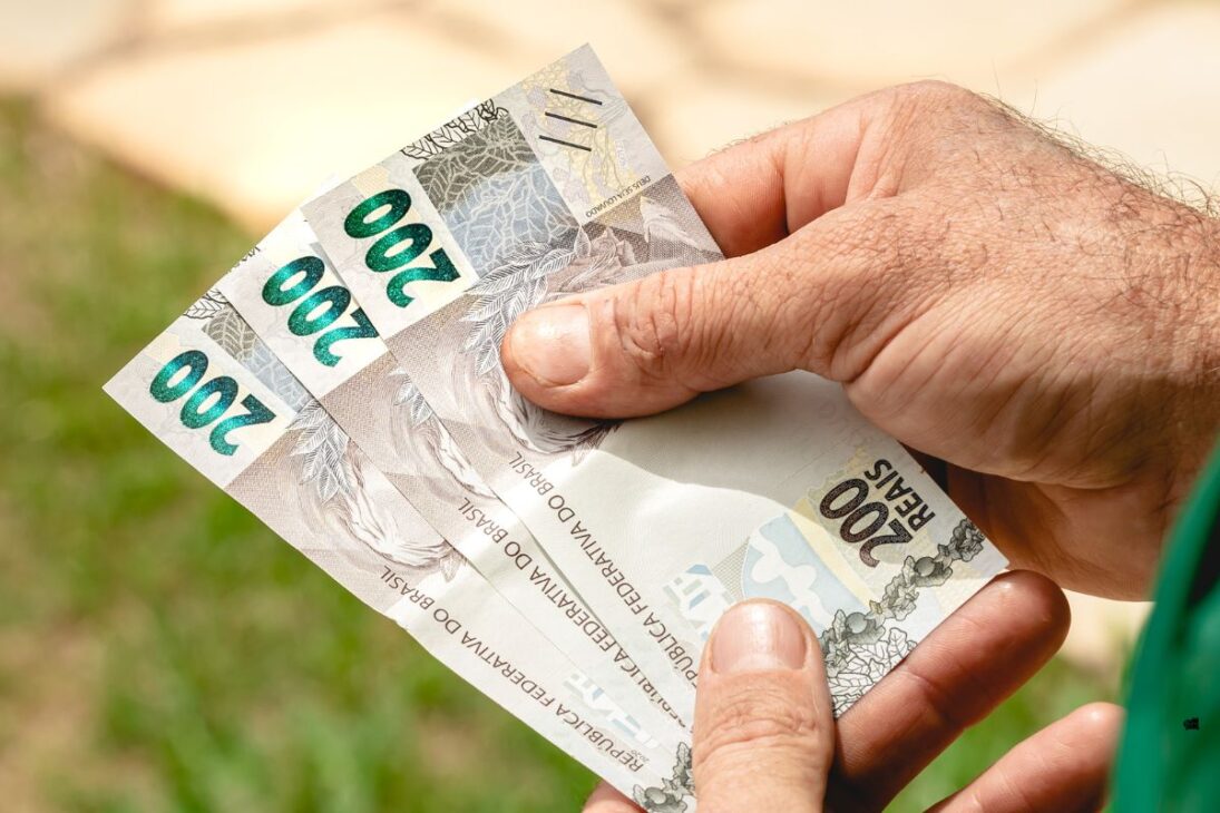 O verdadeiro custo dos Atacarejos no Brasil: quem paga a conta da economia?