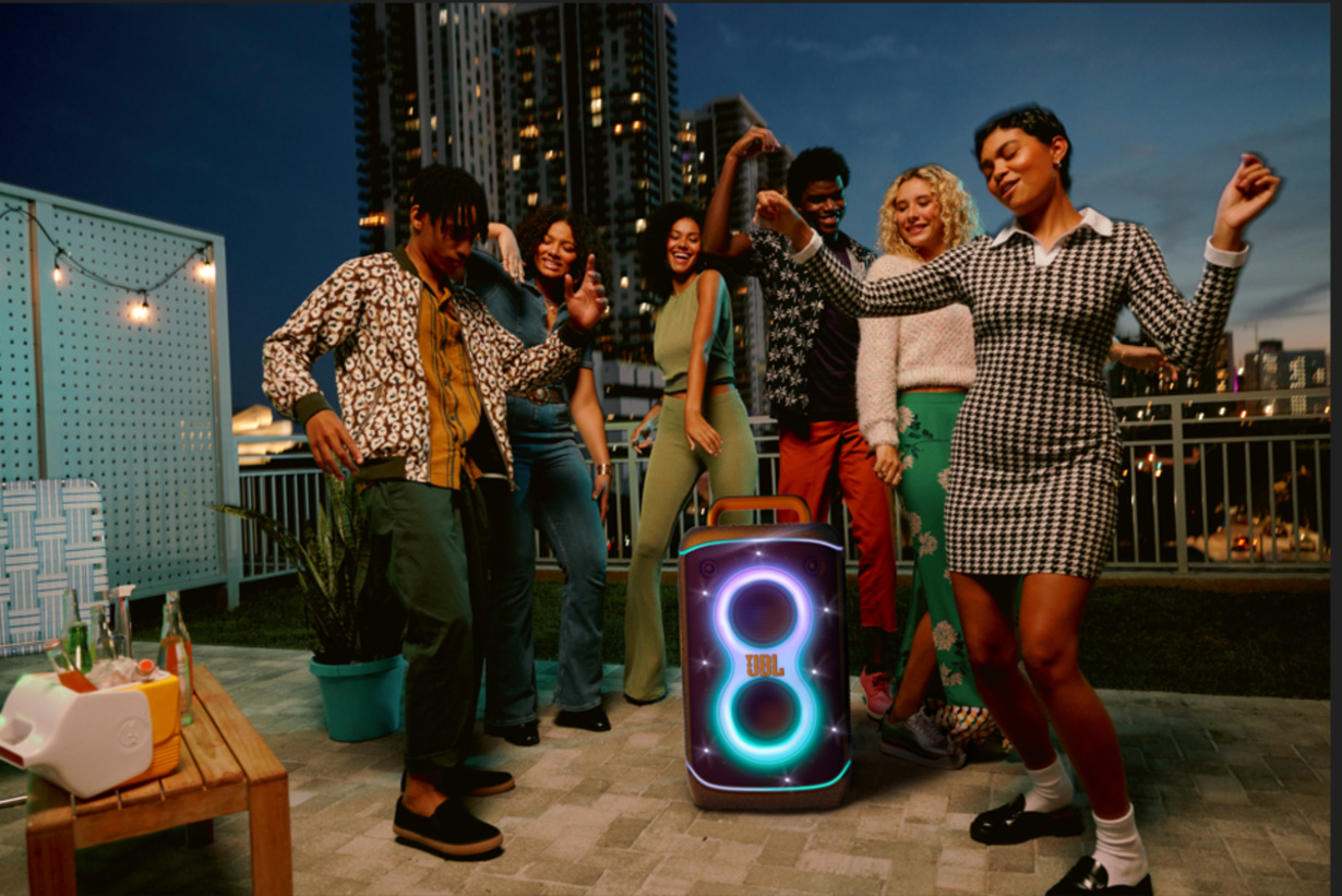 Saiba mais do lançamento da nova caixa de som portátil no mercado brasileiro: a JBL PartyBox 520. A festa vai ficar mais potente e durável!