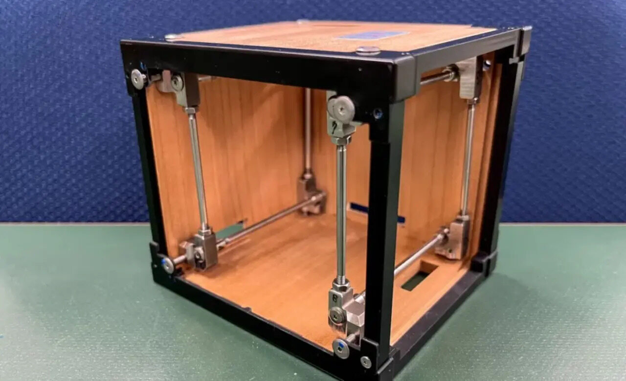 Satélite de madeira, Japão, Espaço