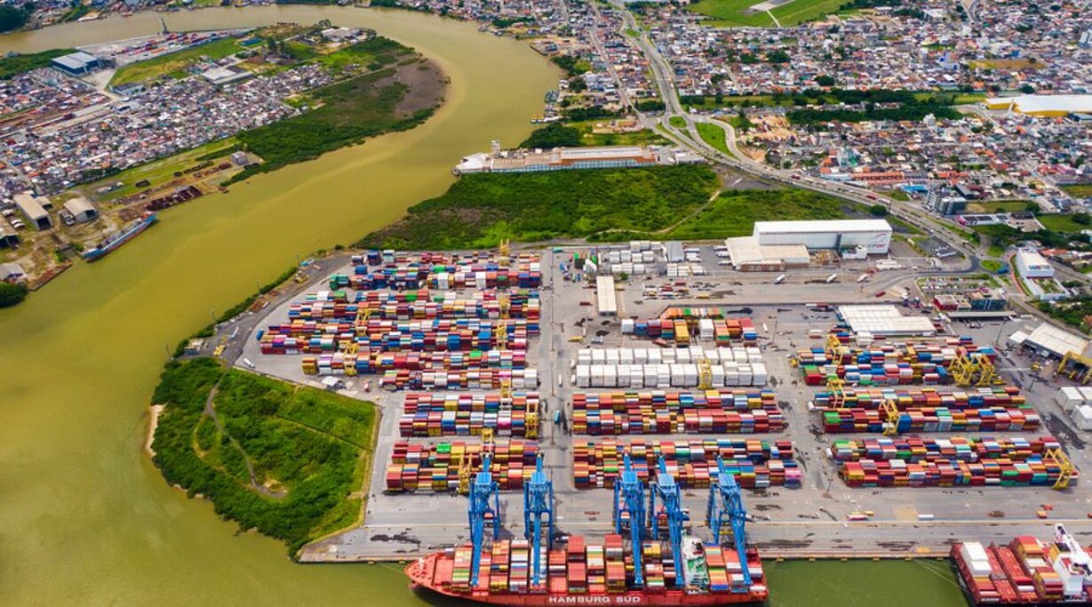 Entenda mais sobre a operação logística de veículos elétricos e híbridos da BYD, que acaba de ser registrado no Sul do Brasil.