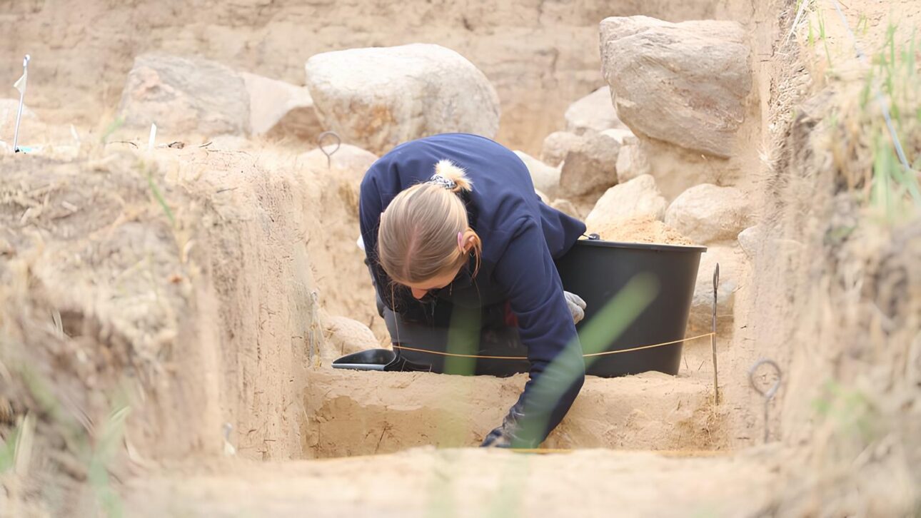 Arqueólogos descobrem pirâmides de 5.500 anos na Polônia com estrutura que surpreende até engenheiros modernos