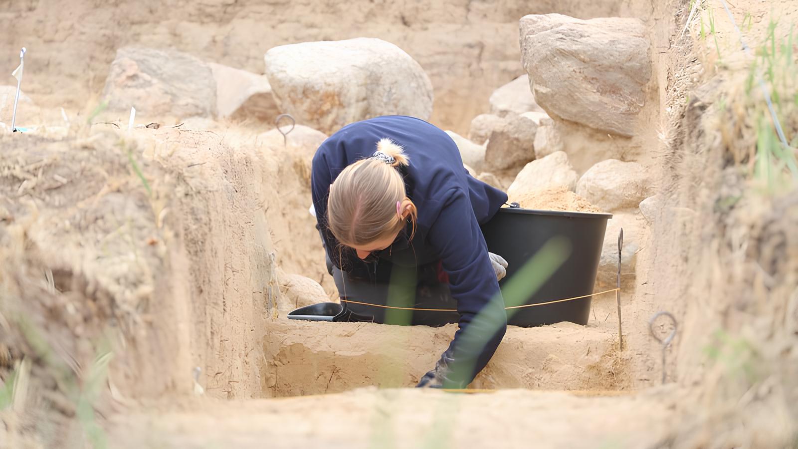 Arqueólogos descobrem pirâmides de 5.500 anos na Polônia com estrutura que surpreende até engenheiros modernos