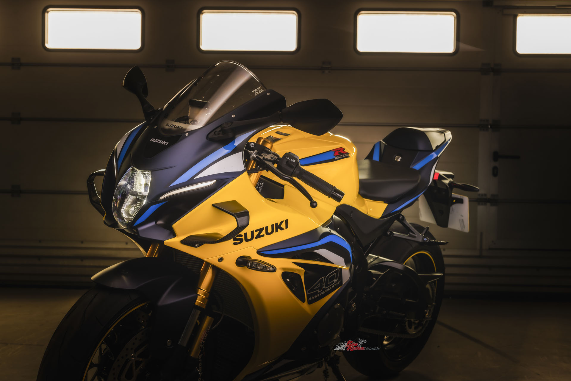 Suzuki GSX-R1000R 2026 retorna ao mercado totalmente renovada quickshifter bidirecional, ABS adaptativo em curvas e 195 cv a 13.200 rpm