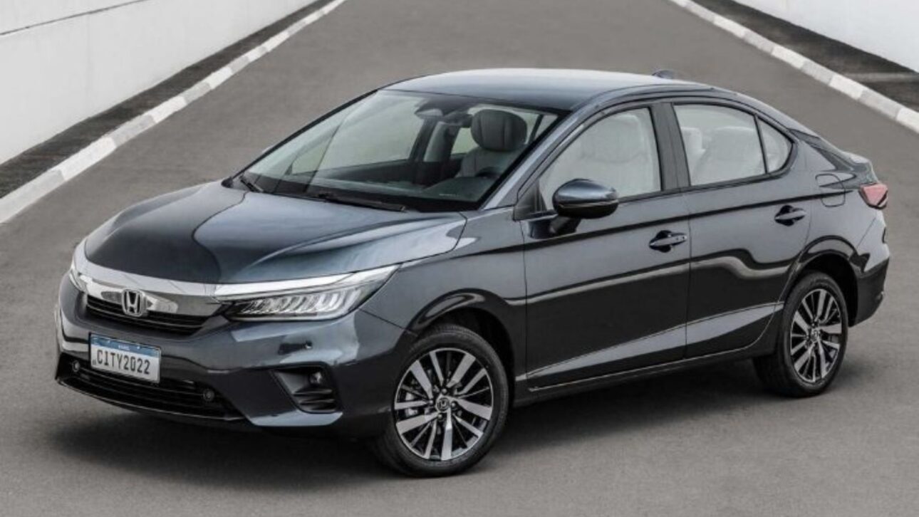Honda City EXL figura entre os carros seminovos com amplo porta-malas, ótimo consumo e valorização garantida na revenda. (Imagem: divulgação)