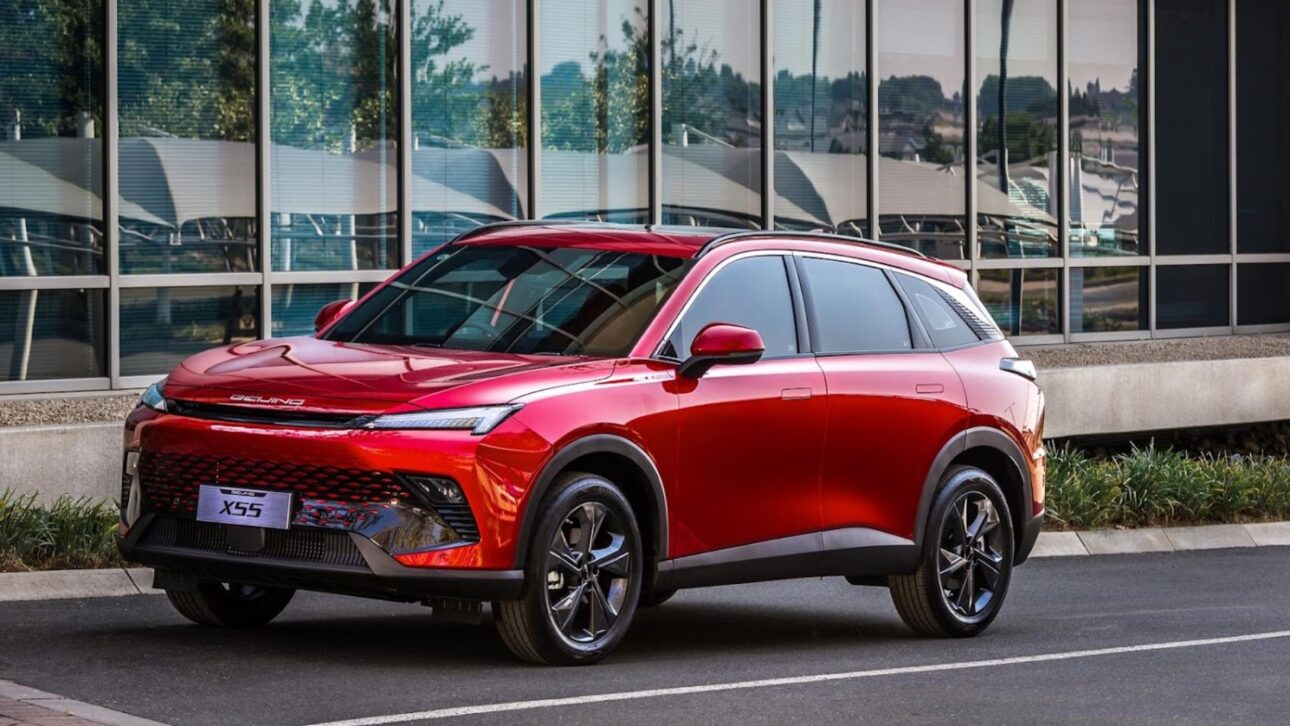Beijing X55, SUV da montadora chinesa BAIC, é avaliado como possível nova aposta do Grupo CAOA para produção nacional em Goiás.