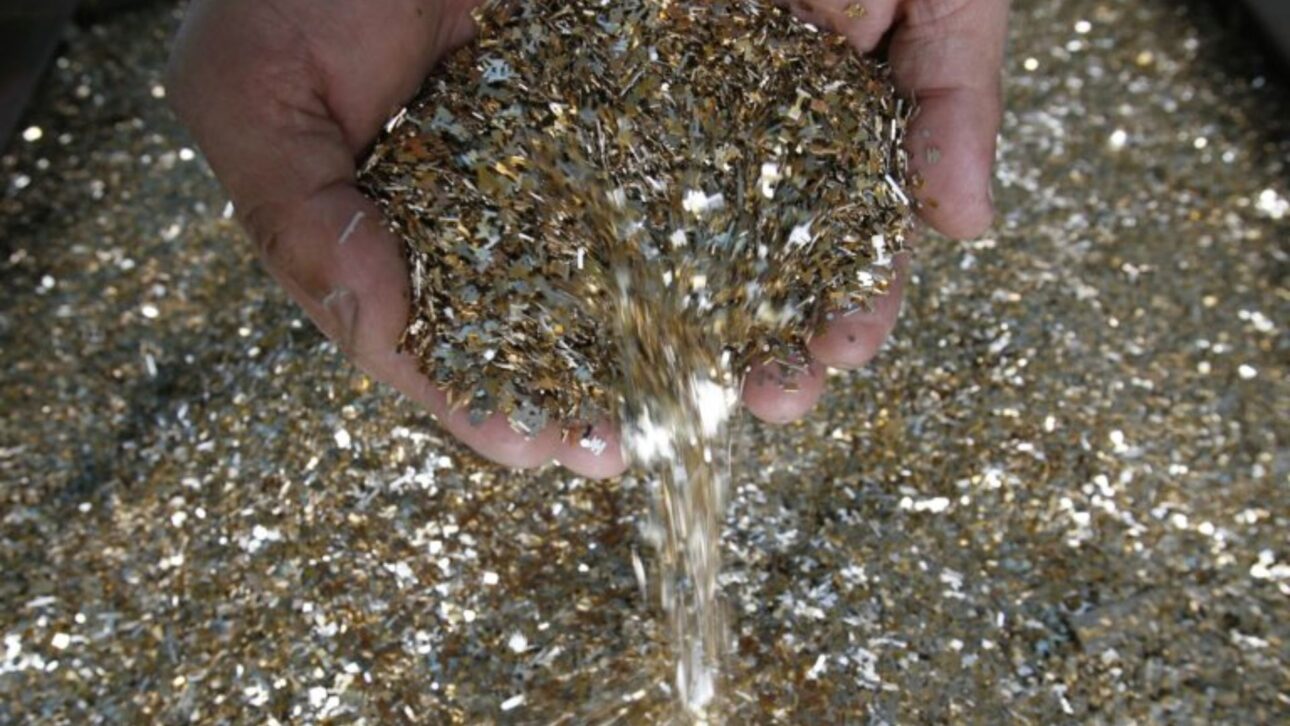 Descubra o mineral mais valioso do mundo, do núcleo da Terra à alta tecnologia, e seu papel vital na economia global.