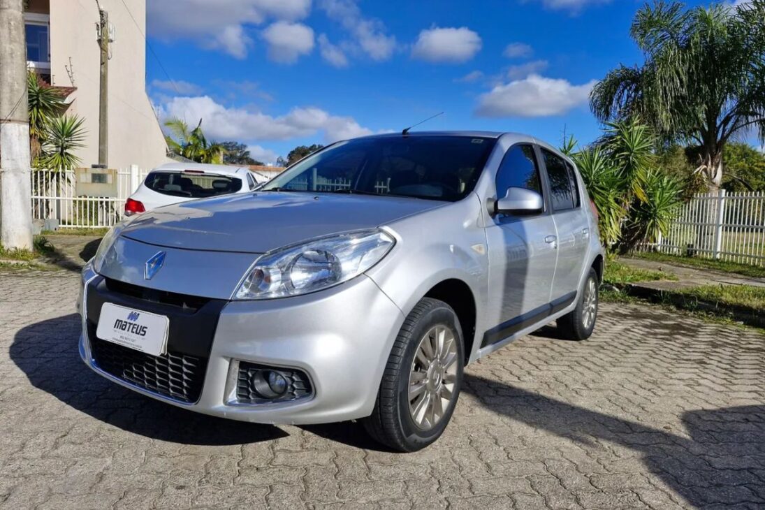 Renault Sandero Stepway 2013 usado desafia SUVs de entrada e entrega robustez e manutenção barata por menos de R$ 40 mil