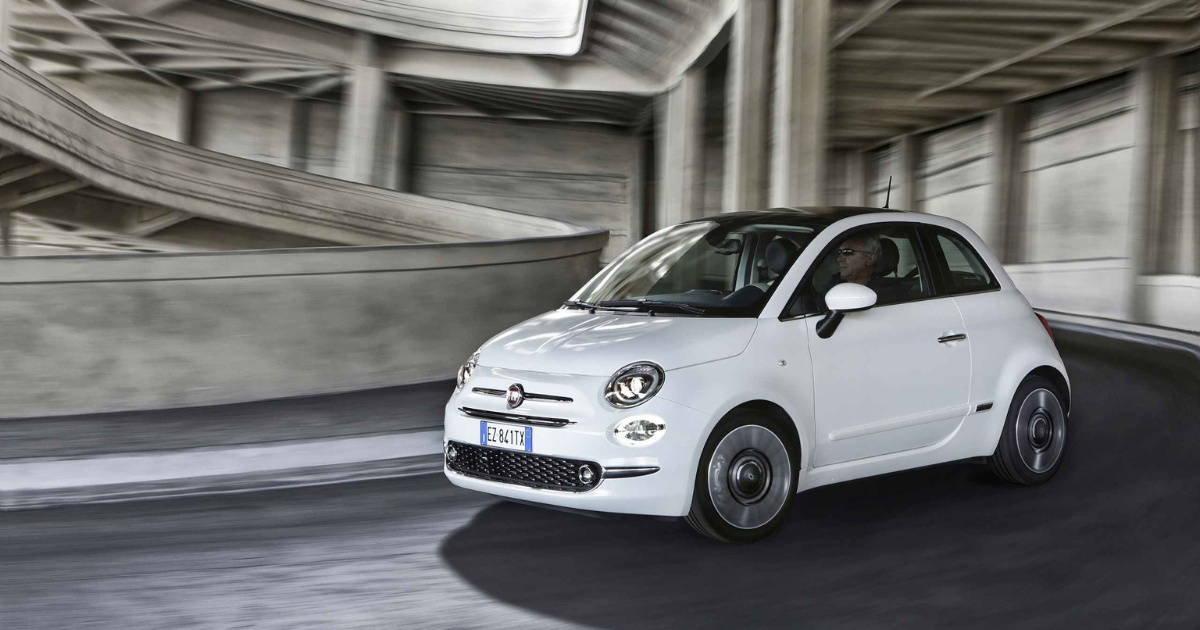 Descubra 4 carros usados que podem gerar altos custos de manutenção e peças raras. Veja quais modelos exigem atenção antes da compra. (Foto: motor1)