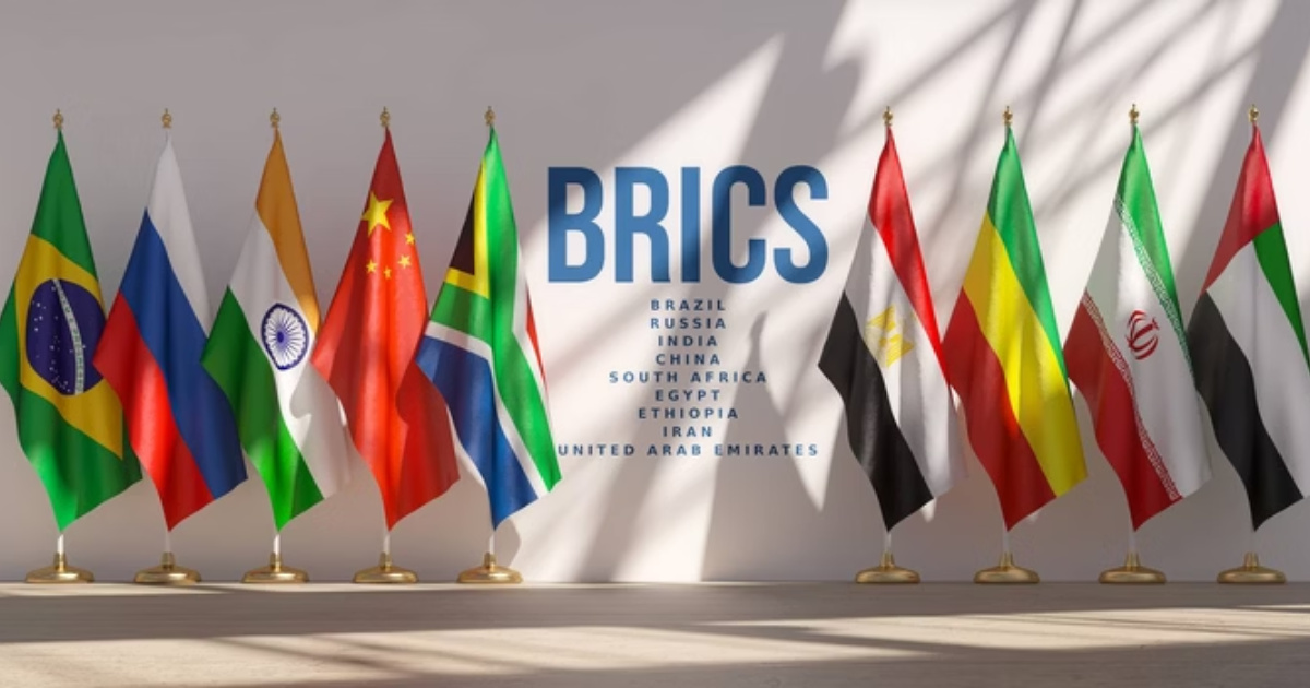 Pix ganha versão automática, vira destaque no BRICS e entra em investigação dos EUA, reforçando impacto global dos pagamentos digitais.