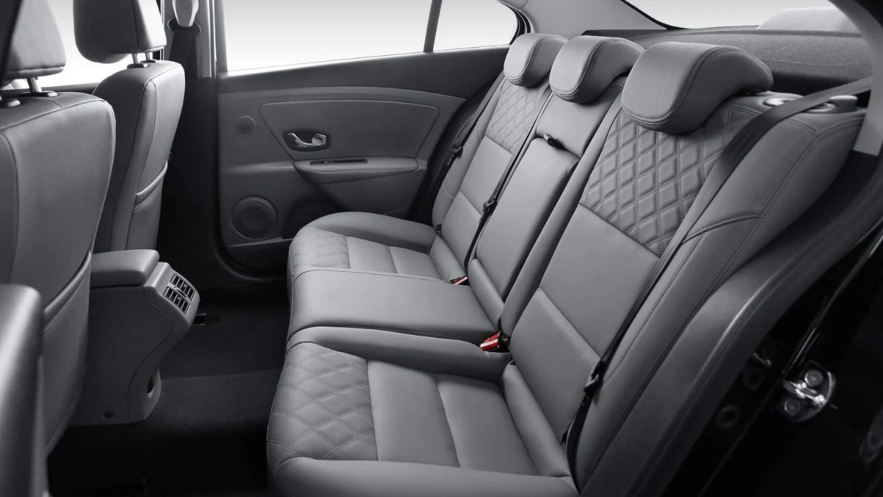 Espaço interno do Renault Fluence