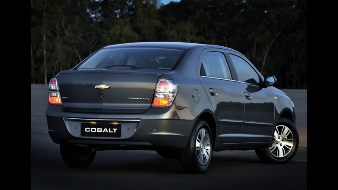 7 carros espaçosos e econômicos que cabem a família toda, custam a partir de R$ 38 mil e ainda rodam mais de 12 km/l; versões entre 2014 e 2017