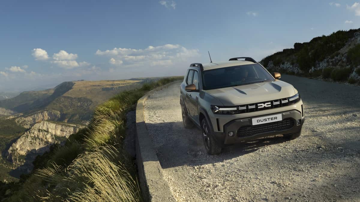 Novo Duster surpreende com autonomia de até 1.500 km: SUV estreia sistema híbrido a gás, motor 1.2 Turbo de 140 cv, tração integral e tecnologia inédita no mundo, mas Brasil fica no aguardo