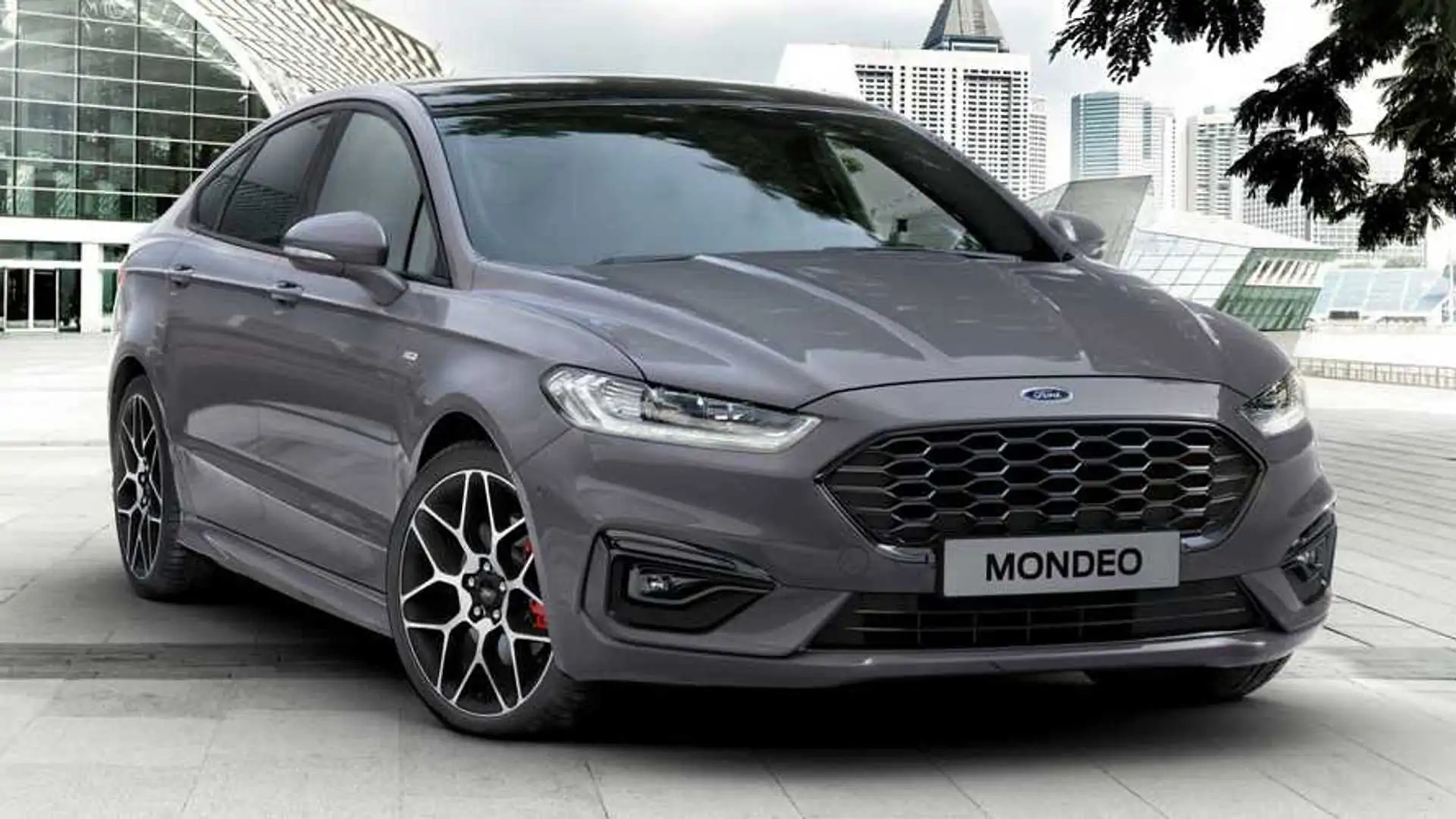 Ford Mondeo europeu que o Brasil ignorou, mas trazia motor 2.5 Turbo de 220 cv, aceleração em 7,6 s, consumo de até 10,75 km/l e porta-malas de 500 L